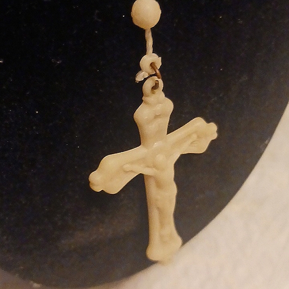 White Beaded plastic Rosary 📿 ( Blessed) hand Crafted on twine. - Picture 3 of 5